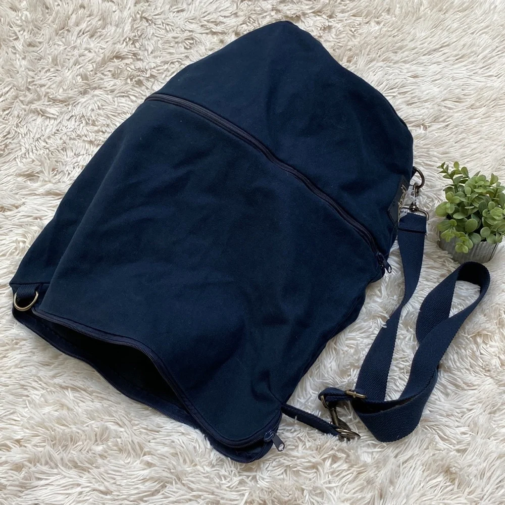 🎉HP🎉 Eddie Bauer Convertible Duffle Bag 💗 Navy & Tan